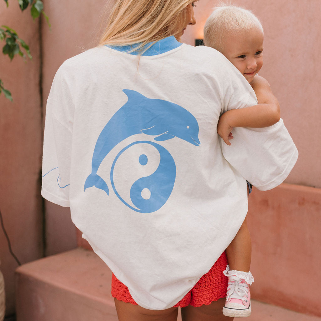 FEELIN’ FREE dolphin tee (organic) ~ adults – Nu Natives