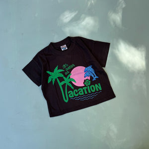 VACATION tee ~ charcoal