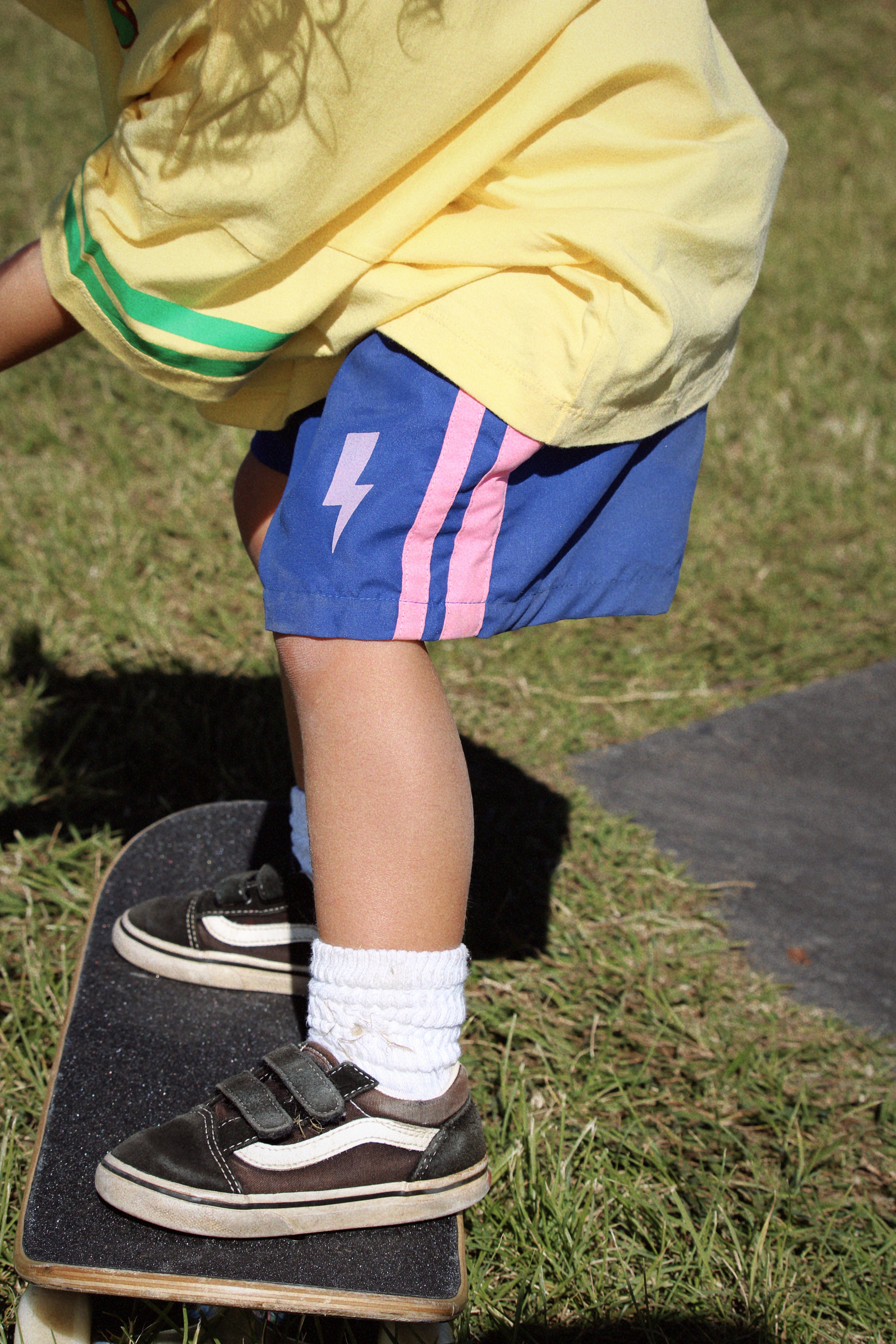 LIGHTNING shorts ~ navy/pink